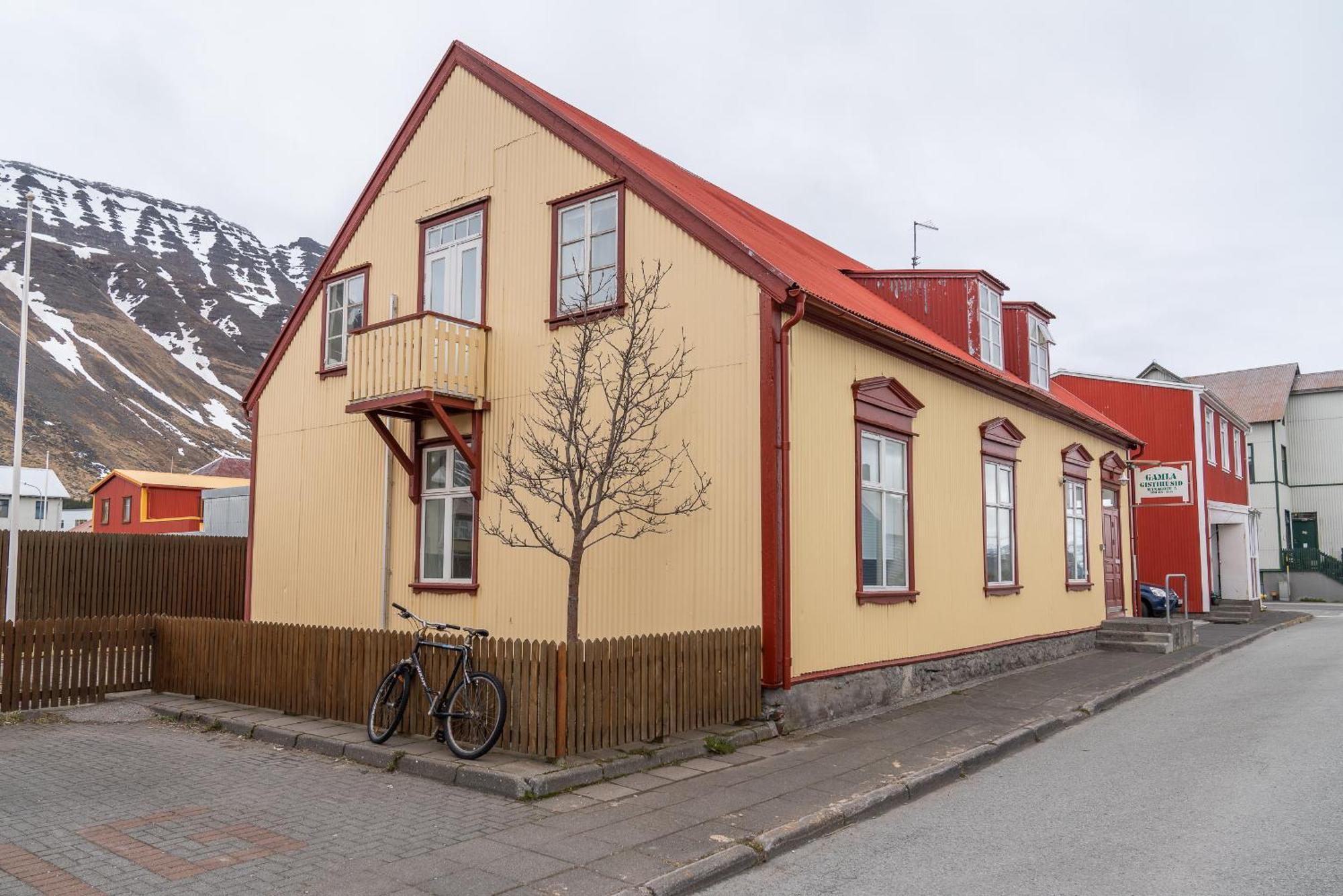 Guesthouse Gamla Ísafjörður Zewnętrze zdjęcie